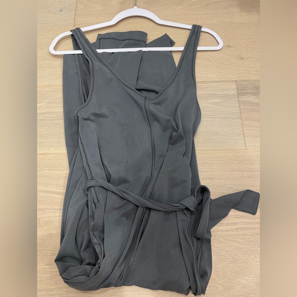 Lululemon Ease of It All Jumpsuit Graphite Grey Size 2 NEW - Picture 7 of 10